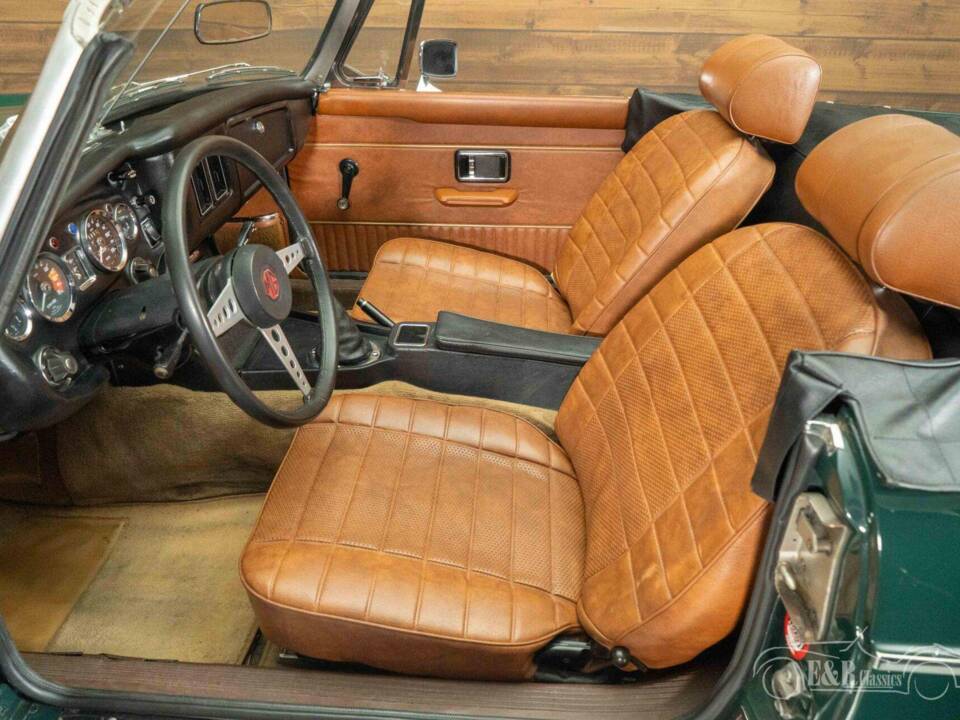 Image 11/19 de MG MGB (1974)