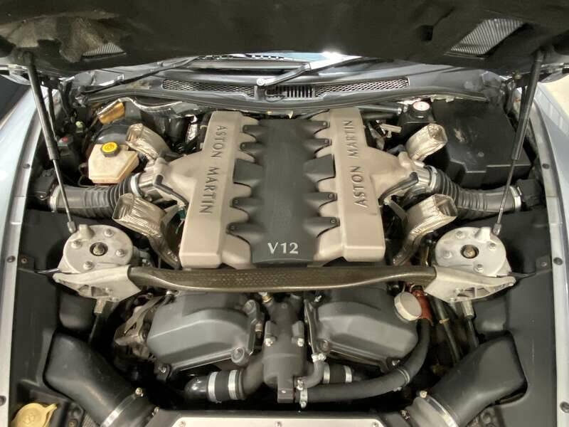 Image 3/50 of Aston Martin V12 Vanquish (2003)
