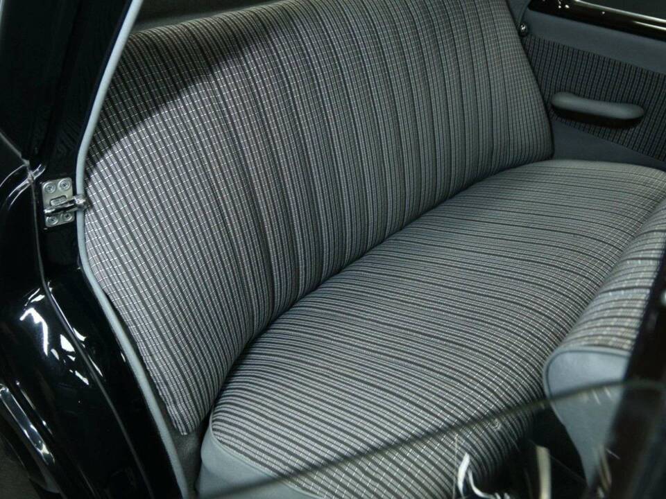 Bild 26/49 von Mercedes-Benz 180 D (1956)