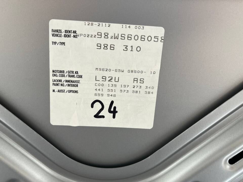 Image 34/49 of Porsche Boxster (1998)