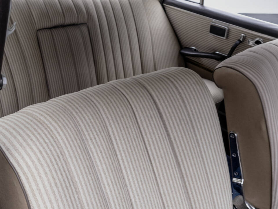 Bild 8/12 von Mercedes-Benz 220 SE b (1962)