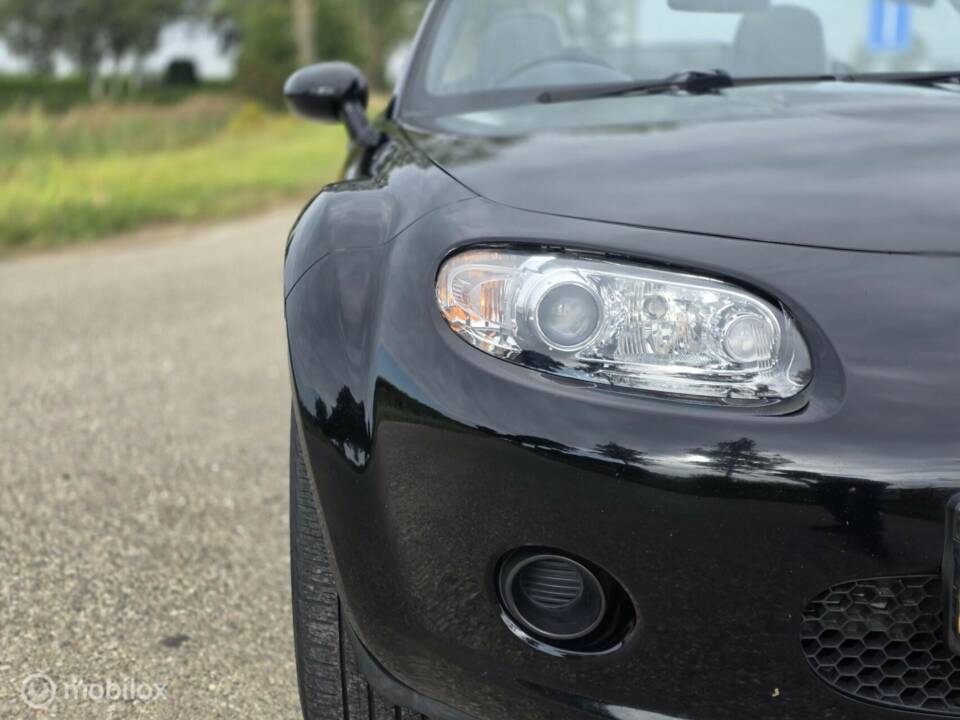 Immagine 4/31 di Mazda MX-5 1.8 (2006)