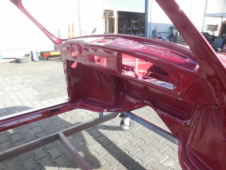 Image 47/63 of Volkswagen Karmann Ghia 1500 (1971)