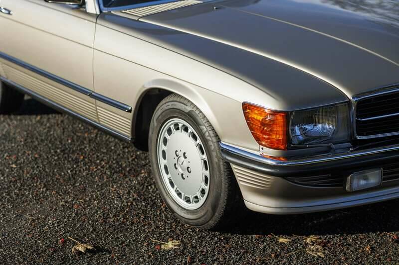 Image 33/33 of Mercedes-Benz 500 SL (1986)