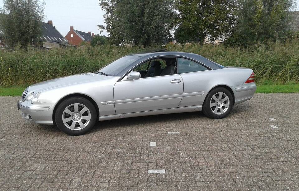 Image 1/8 of Mercedes-Benz CL 600 (2001)