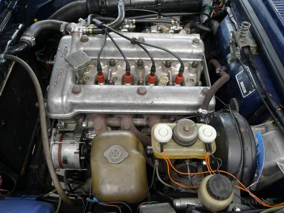 Bild 11/42 von Alfa Romeo 2000 GT Veloce (1975)