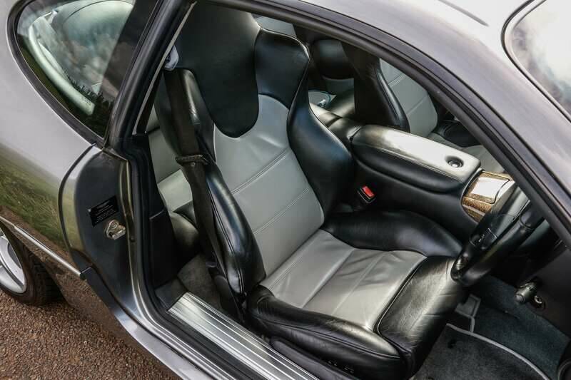 Image 12/36 of Aston Martin DB 7 GTA (2003)