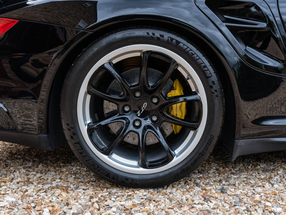Image 44/47 of Porsche 911 GT2 (2009)