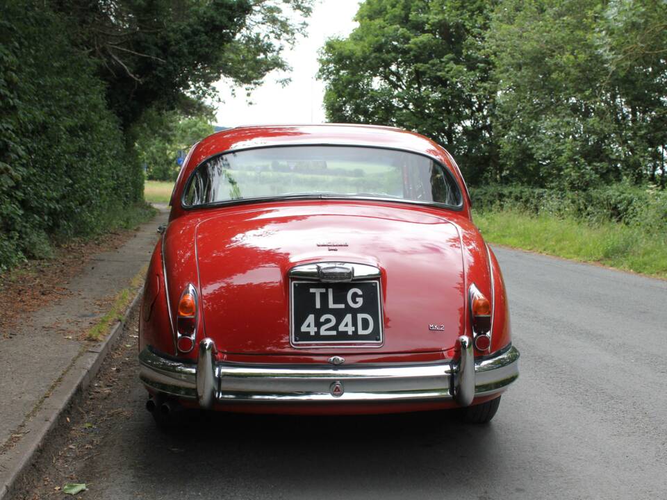Image 5/21 of Jaguar Mk II 3.8 (1965)