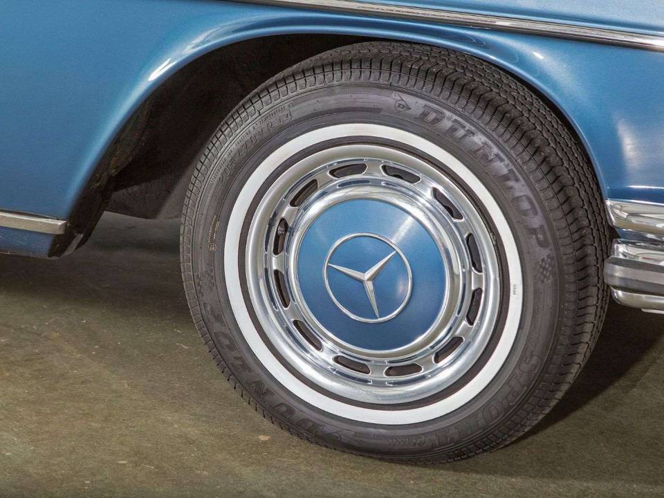 Immagine 14/20 di Mercedes-Benz 300 SEL 3.5 (1971)