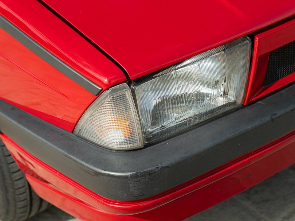 Image 10/47 of Alfa Romeo 75 1.6 (1991)