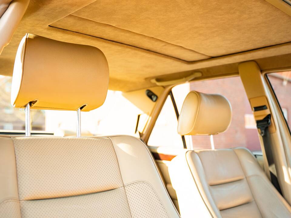 Bild 27/38 von Mercedes-Benz 500 E (1991)