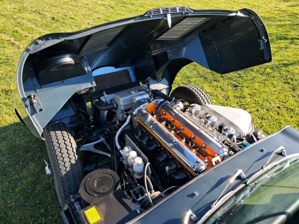 Image 5/74 of Jaguar E-Type 3.8 Flat Floor (1961)