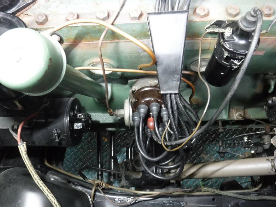 Image 32/50 of Packard 110 (1941)