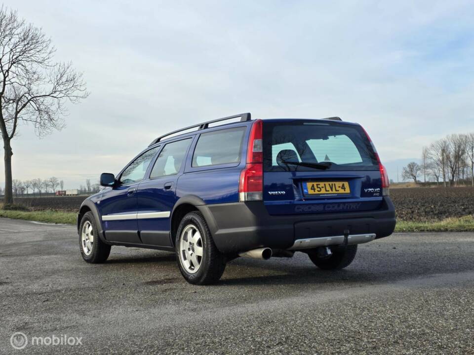 Bild 4/33 von Volvo V 70 2.4 (2002)