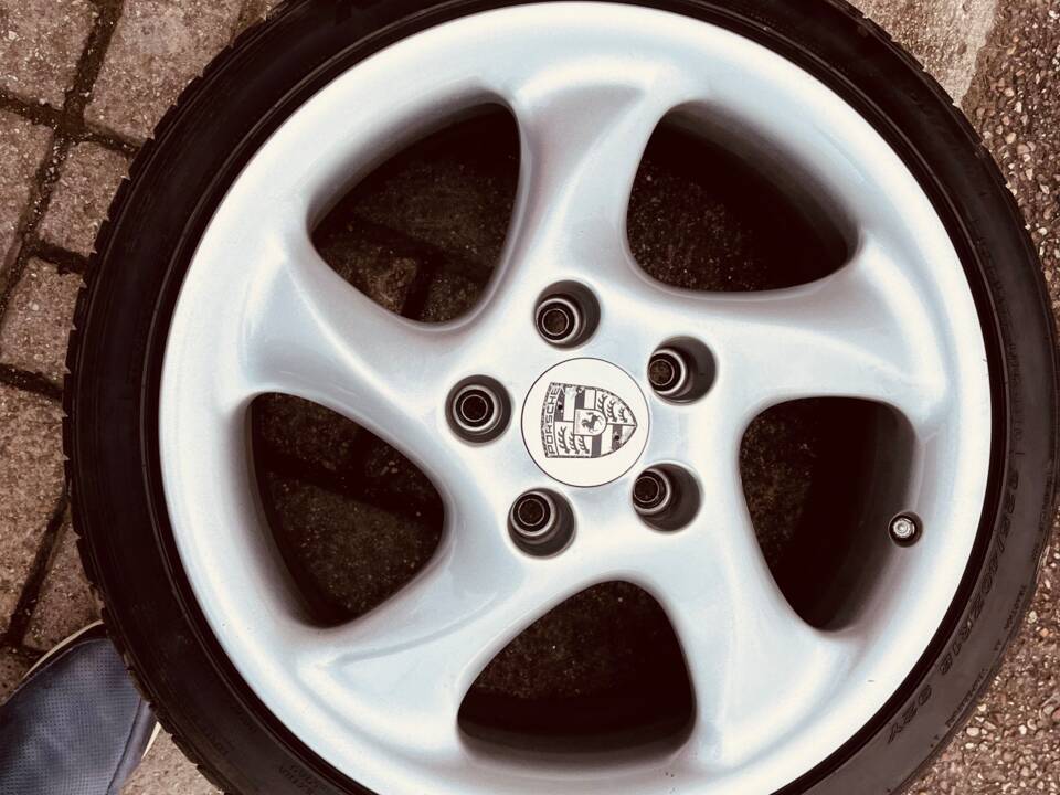 Imagen 5/6 de Porsche 911 Carrera (1995)