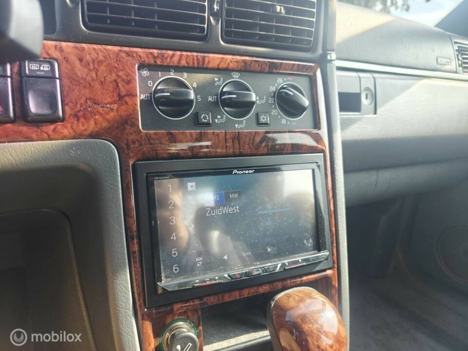 Bild 19/37 von Volvo S90 3.0i (1998)