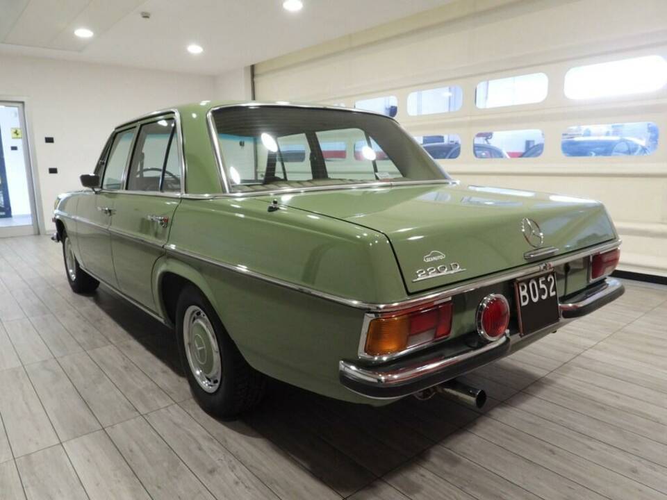 Bild 3/15 von Mercedes-Benz 200 D (1972)