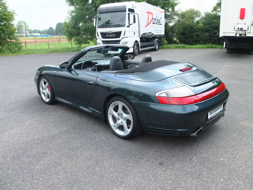 Bild 43/73 von Porsche 911 Carrera 4S (2004)