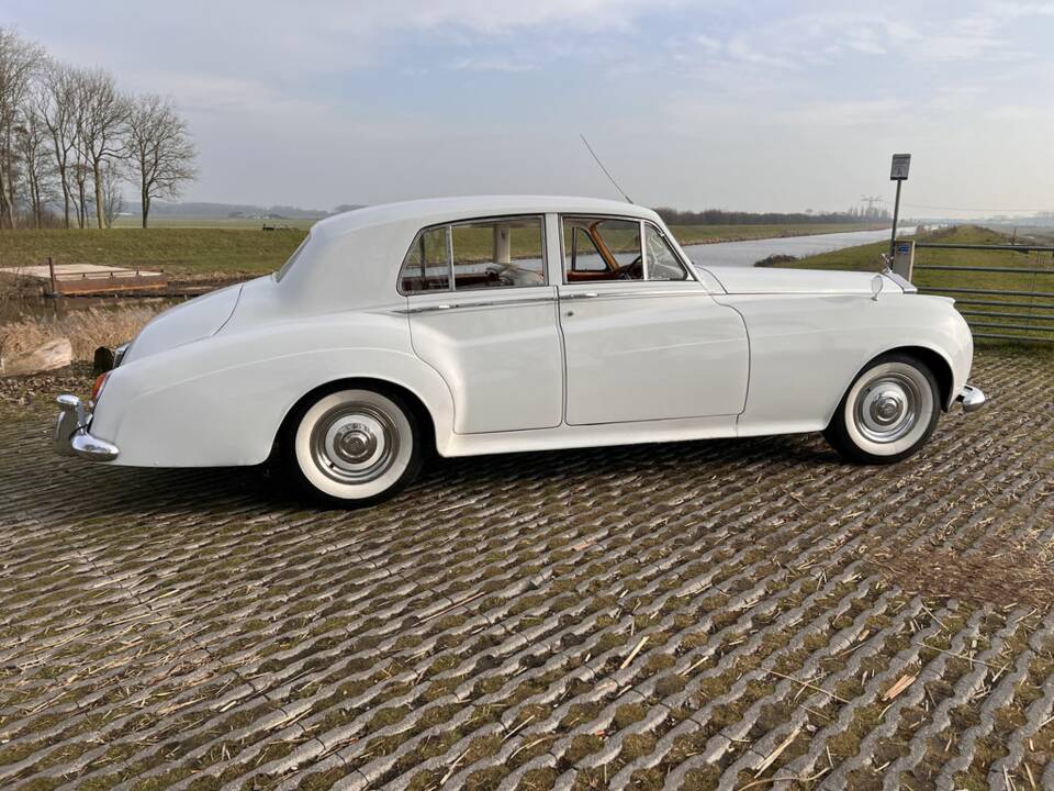 Image 8/8 of Rolls-Royce Silver Cloud I (1956)