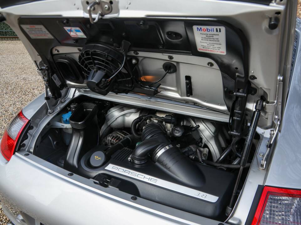 Image 15/50 of Porsche 911 Carrera S (2004)