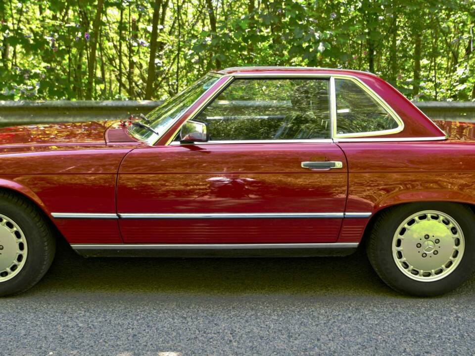 Image 8/50 of Mercedes-Benz 300 SL (1988)
