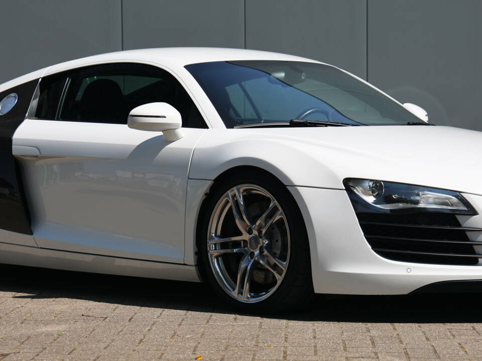 Bild 12/53 von Audi R8 (2008)