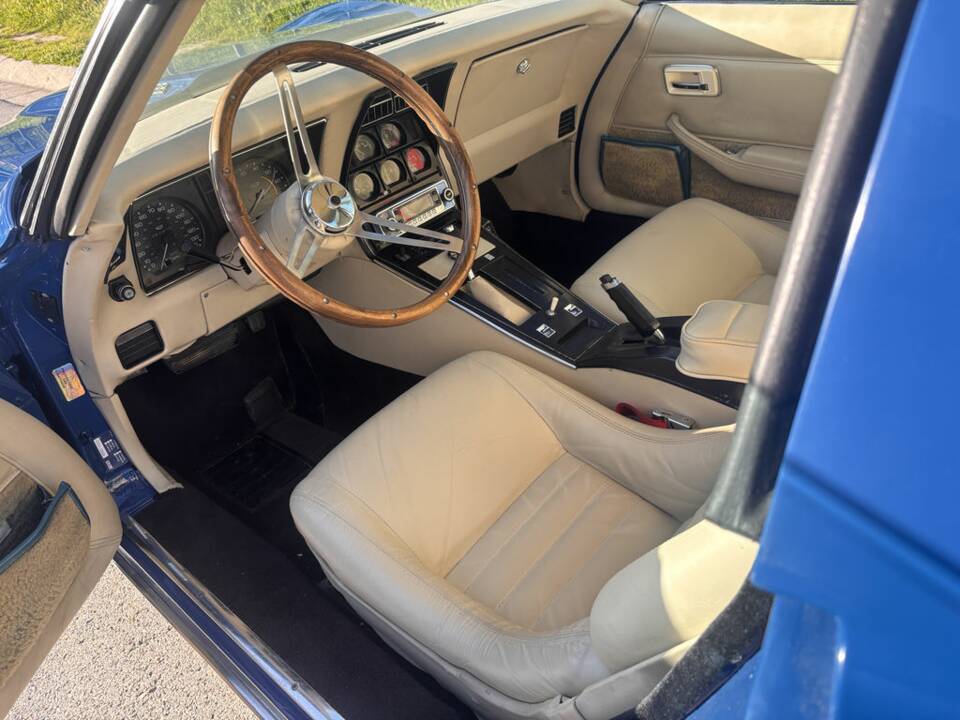 Bild 2/8 von Chevrolet Corvette Sting Ray (1981)