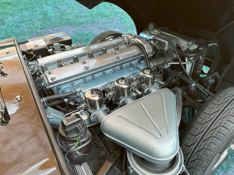 Image 11/23 de Jaguar Type E 4.2 (1964)