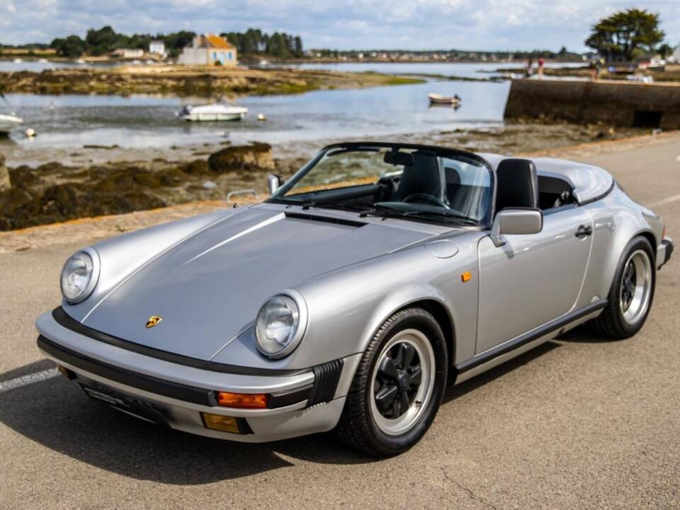 Image 30/132 of Porsche 911 Speedster 3.2 (1989)
