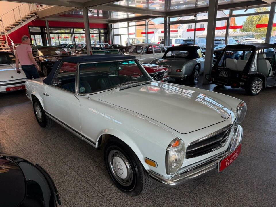 Image 41/42 of Mercedes-Benz 280 SL (1968)