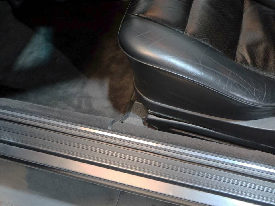 Image 5/34 of Mercedes-Benz 500 SEC (1991)