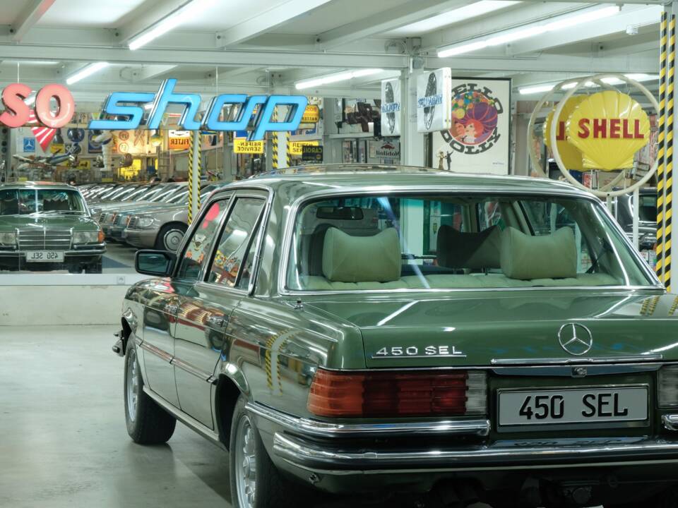 Image 9/50 de Mercedes-Benz 450 SEL 6,9 (1975)