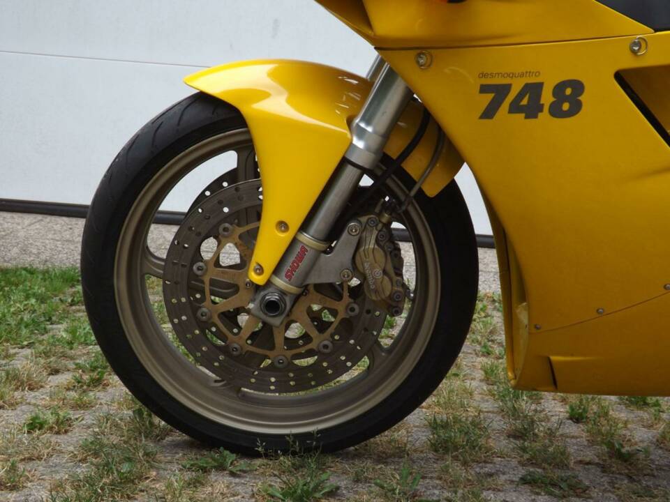 Immagine 36/50 di Ducati 748 Biposto (2000)