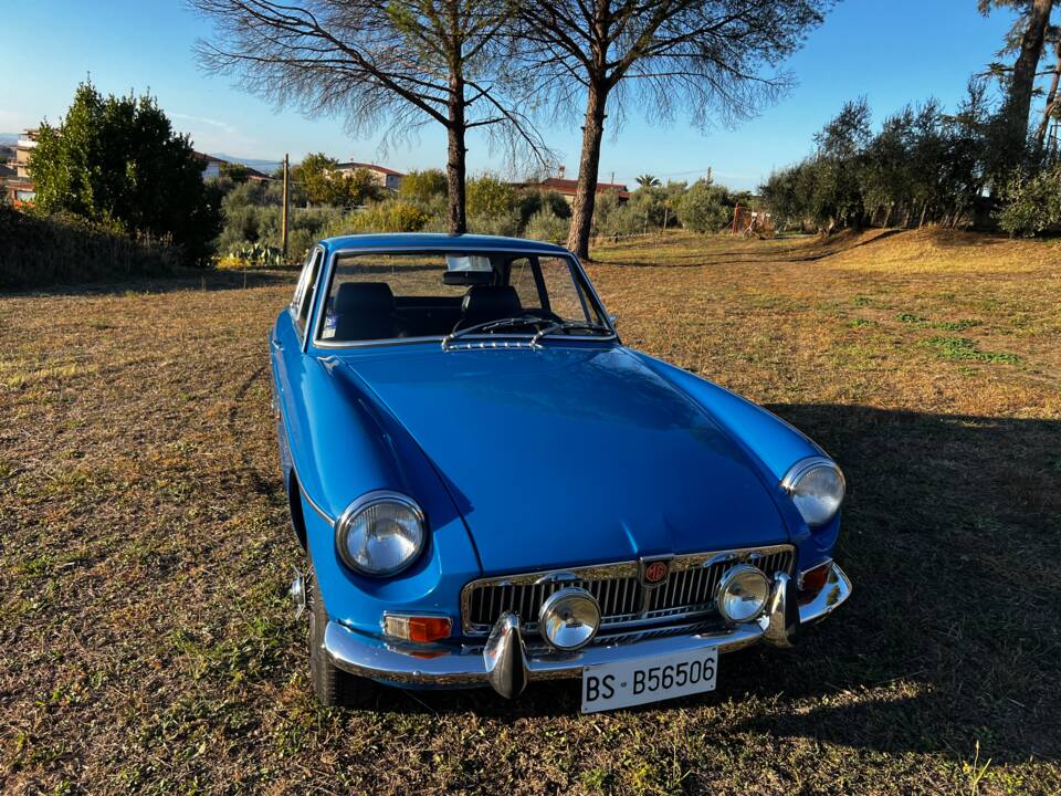 Image 7/50 of MG MGB GT (1972)