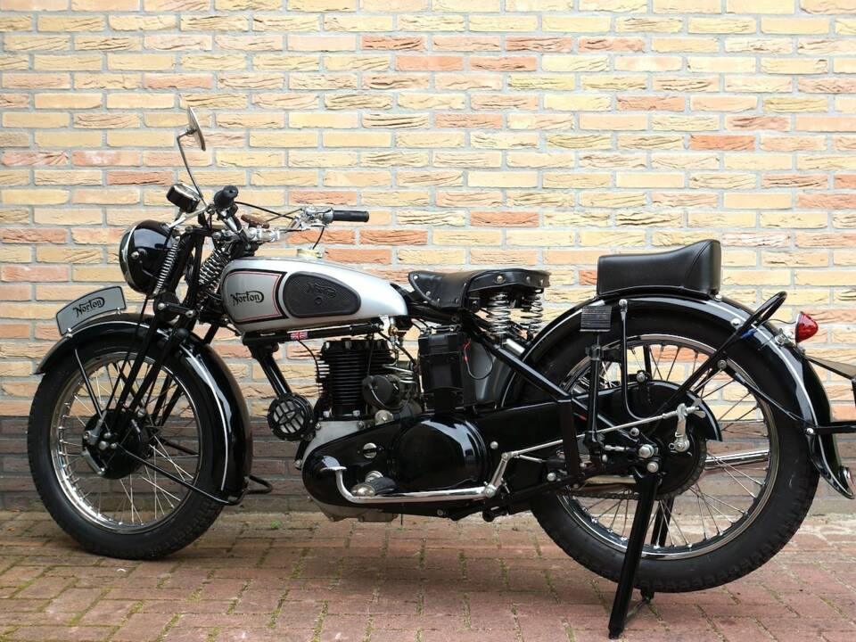 Image 4/9 of Norton Big Four 4 (1942)