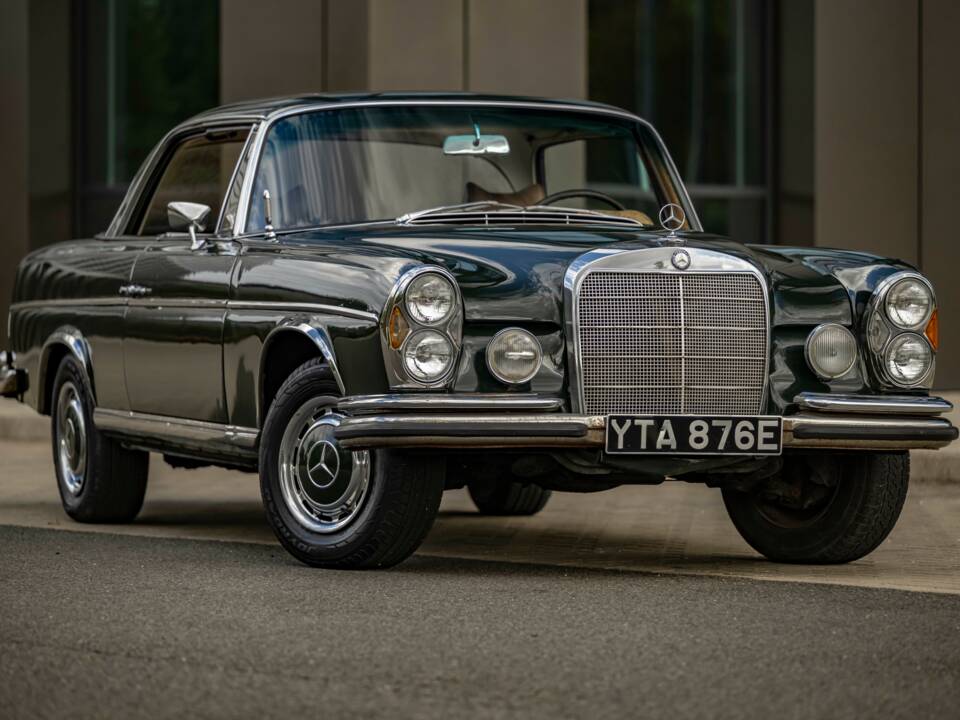 Obraz 1/10 pojazdu Mercedes-Benz 250 SE (1967)