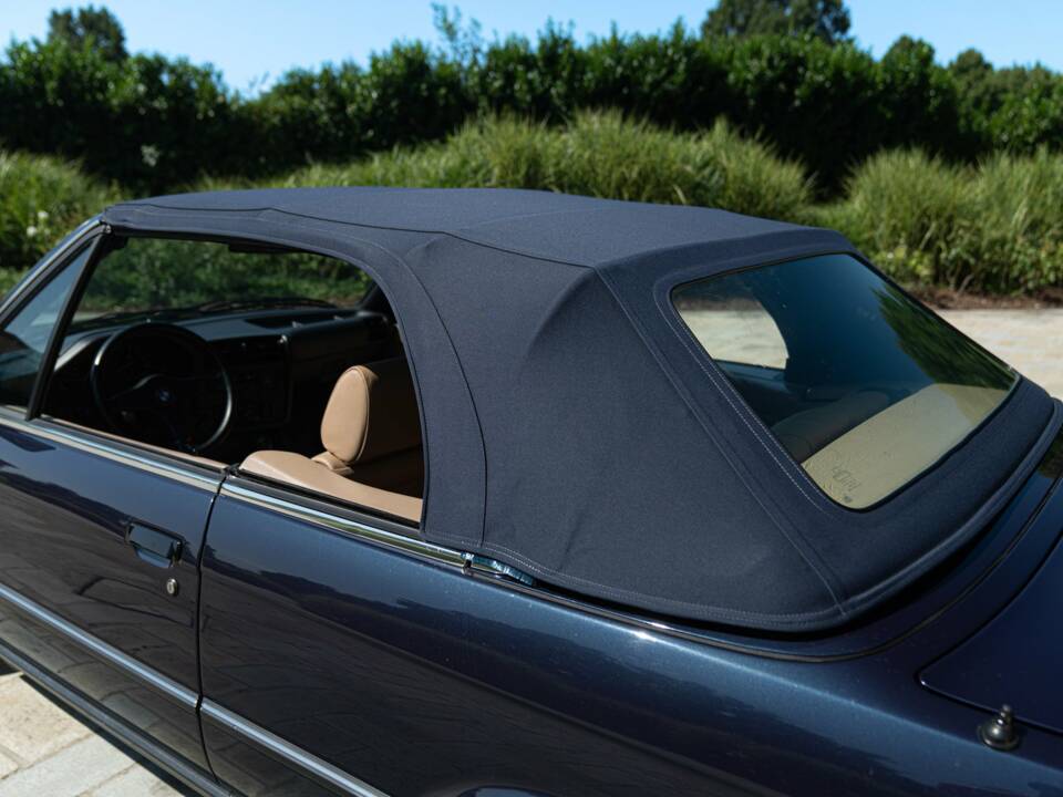 Image 28/50 of BMW 320i (1989)