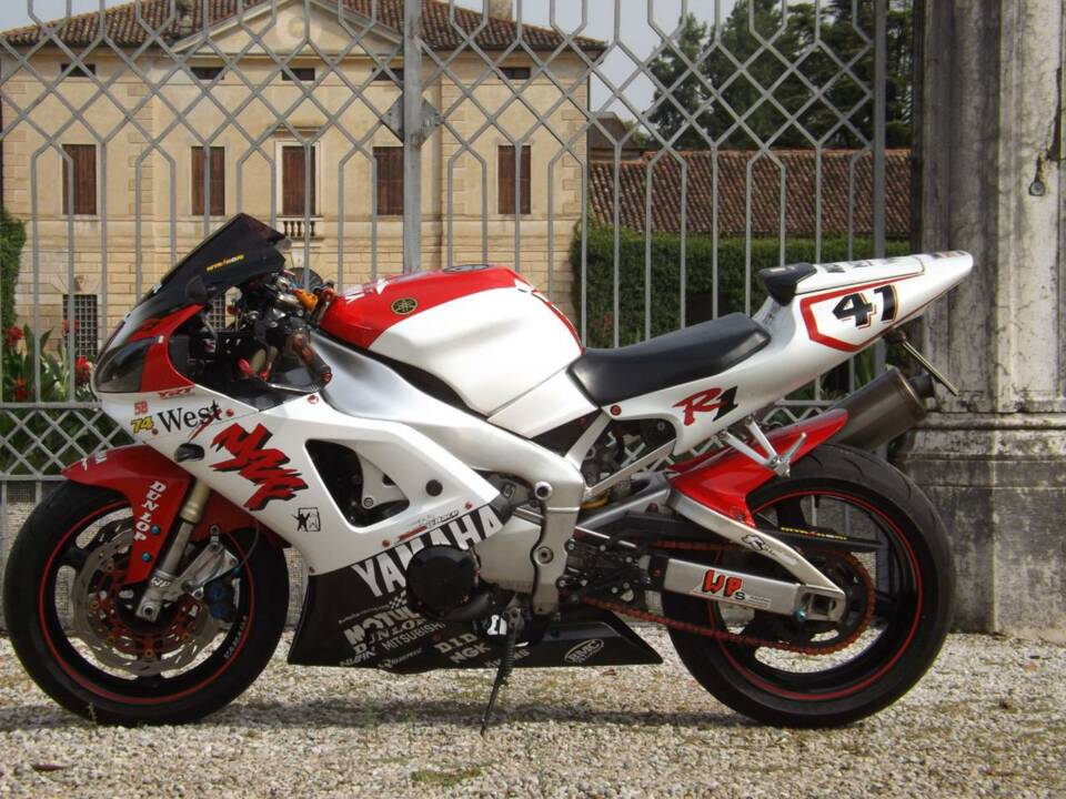 Immagine 36/50 di Yamaha YZF 1000 R1 (1998)