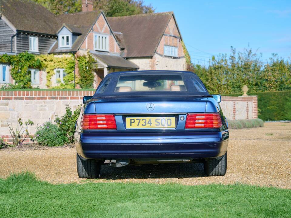Image 29/50 of Mercedes-Benz SL 280 (1996)