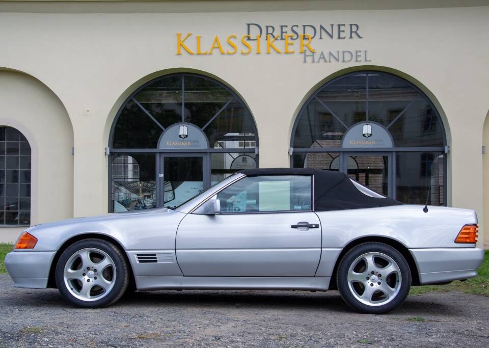 Image 15/34 of Mercedes-Benz 300 SL (1991)