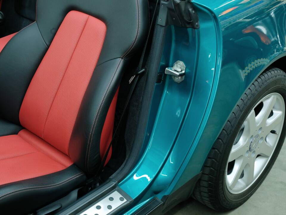 Immagine 37/50 di Mercedes-Benz SLK 230 Kompressor (1998)