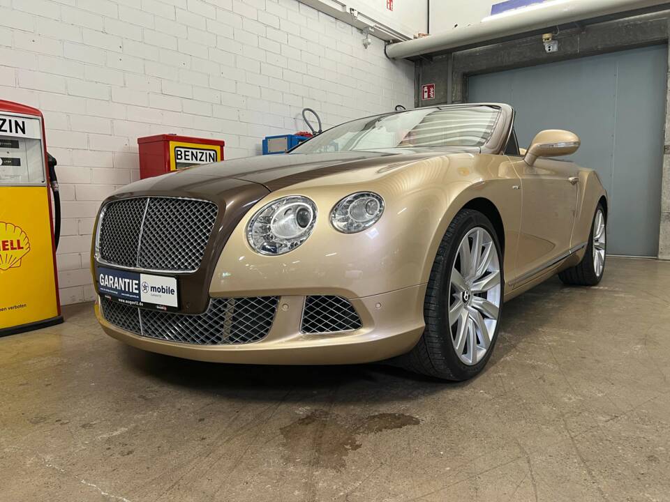 Bild 2/19 von Bentley Continental GTC W12 (2012)