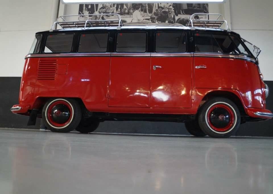 Image 31/50 of Volkswagen T1 Brasil &quot;Samba&quot; (1975)