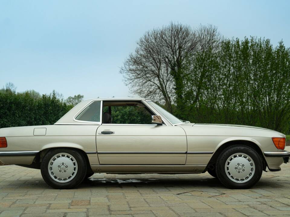 Image 5/46 de Mercedes-Benz 420 SL (1985)