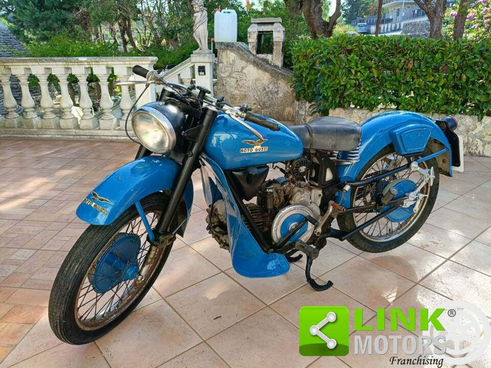 Image 1/10 de Moto Guzzi DUMMY (1952)