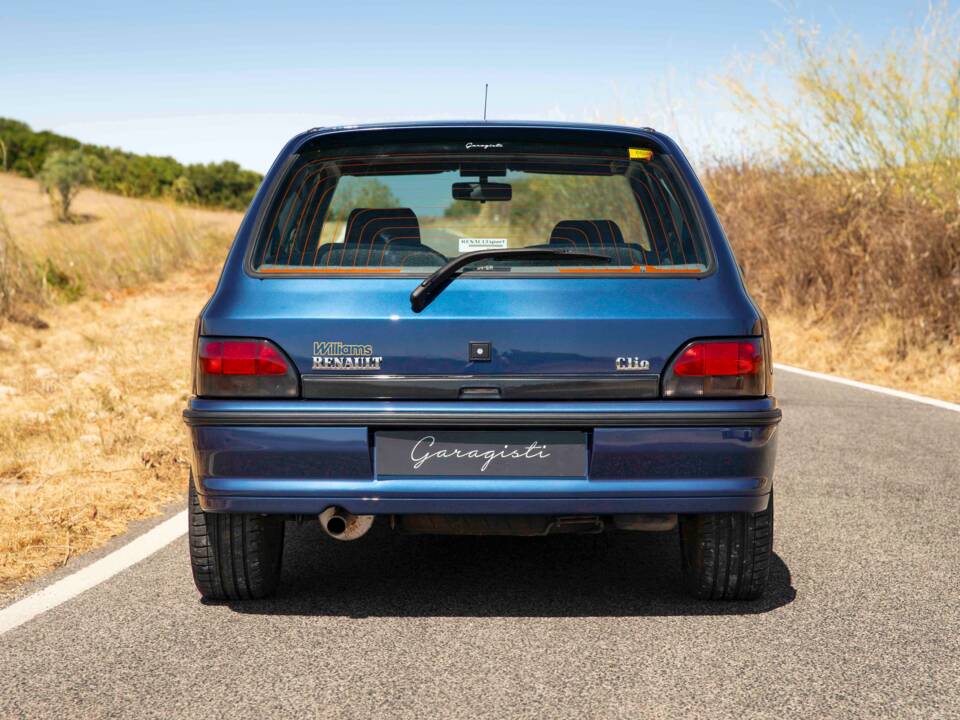 Image 21/87 of Renault Clio I Williams (1994)