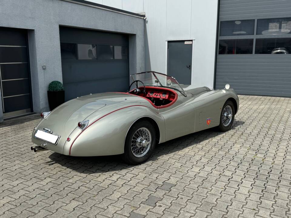 Image 3/17 of Jaguar XK 120 SE OTS (1953)