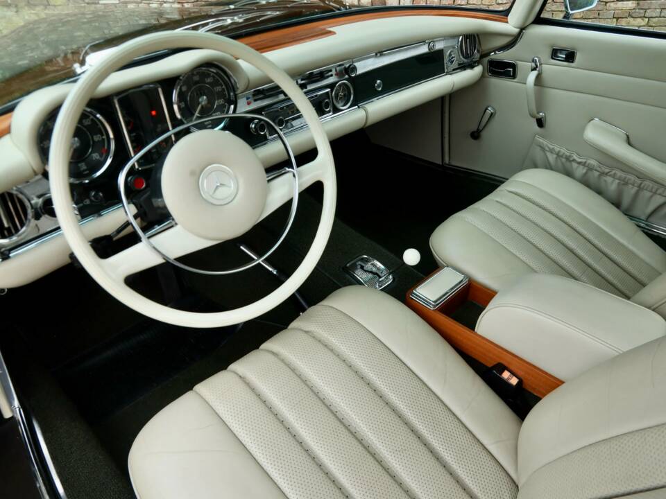 Bild 31/50 von Mercedes-Benz 280 SL (1970)