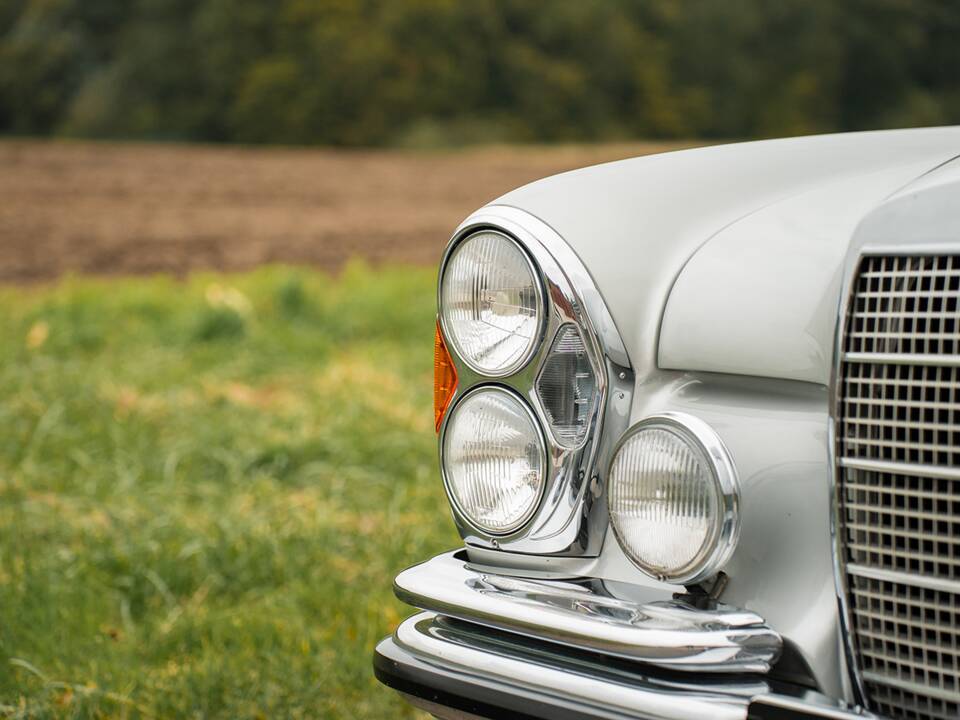 Image 9/50 of Mercedes-Benz 300 SEL 6.3 (1970)